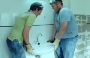 3 vrienden aan het klussen